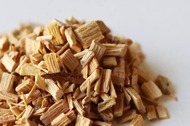 BBQで燻製にチャレンジ！やり方や必要な道具、美味しく作るコツは？