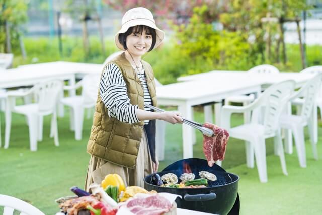 今さら聞けない！バーベキューはなんでBBQと略すの？焼肉との違いは？