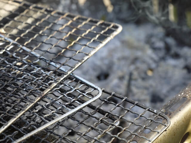 BBQ網の焦げつき汚れの掃除方法は？汚れを防ぐ方法も紹介！